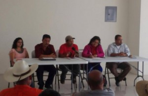 Tomas Membreño, centre, talks at the anti-mining press conference of the Platform of Social and Popular Movements of Honduras – photo credit Radio Progreso, see reference 2